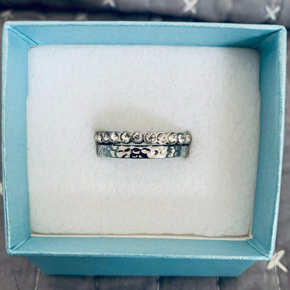 Pair of Simple Silver Rings - Picture 3 of 5